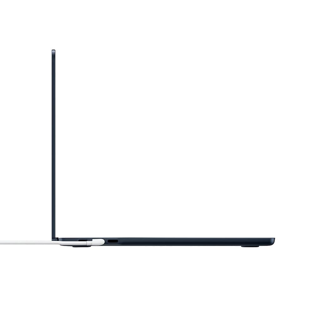 MacBook Air M4 — Opladen via USB-C